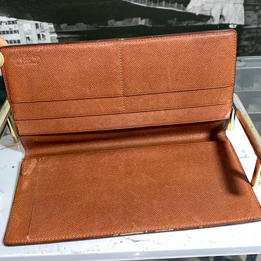 Authentic Louis Vuitton Monogram Checkbook/Phone Continental Wallet - Picture 8 of 16